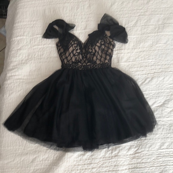 Fashion Nova Beaded Formal Dress Womens Size 1/2 - Picture 2 of 14